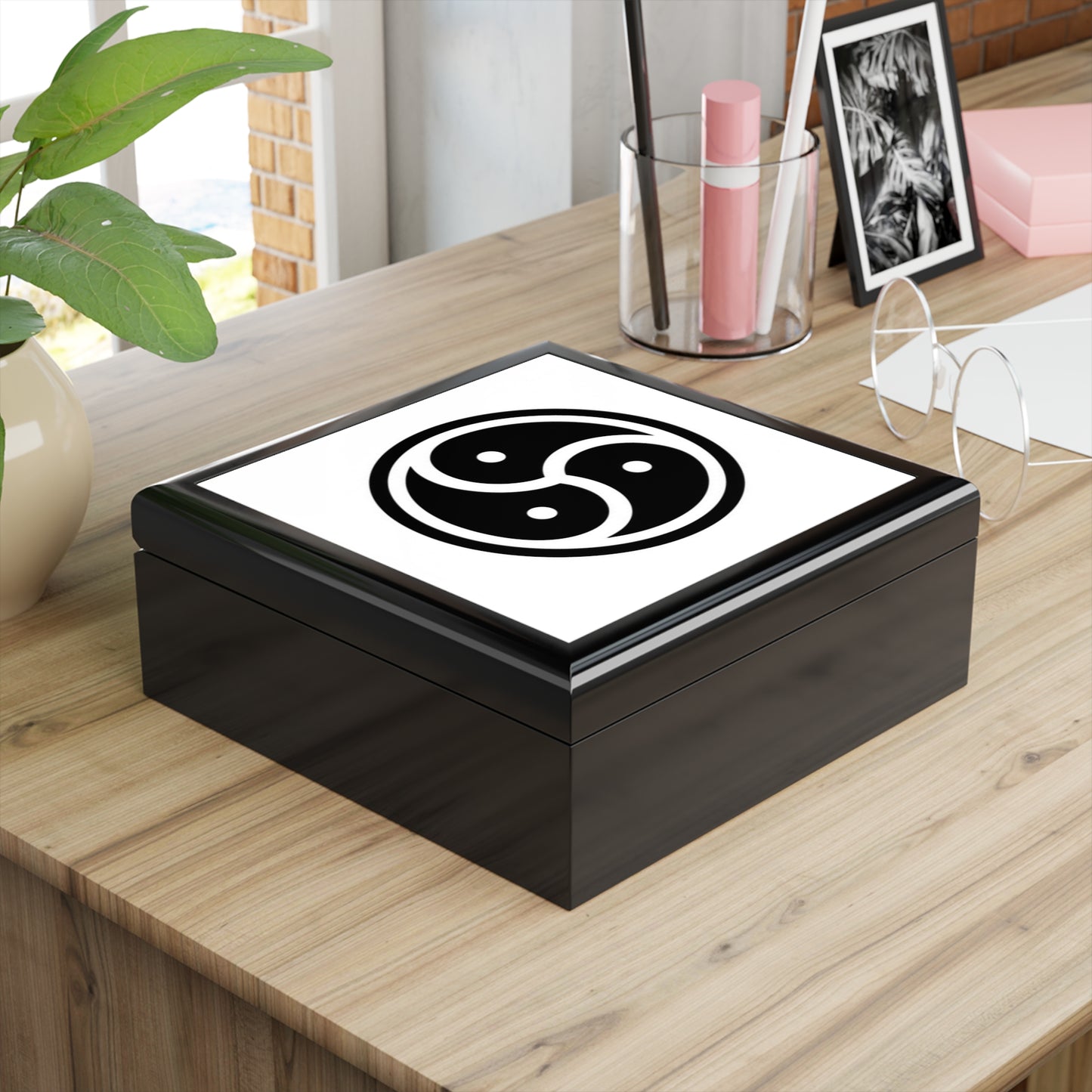 Bdsm symbol gift box